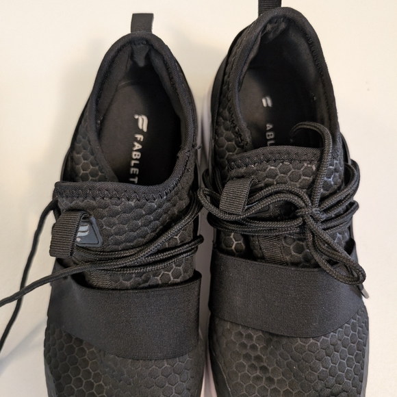 Fabletics Zuma Sneakers - Picture 3 of 7